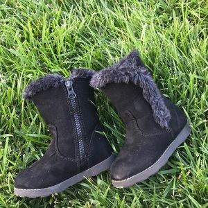 Faux fur lined boots